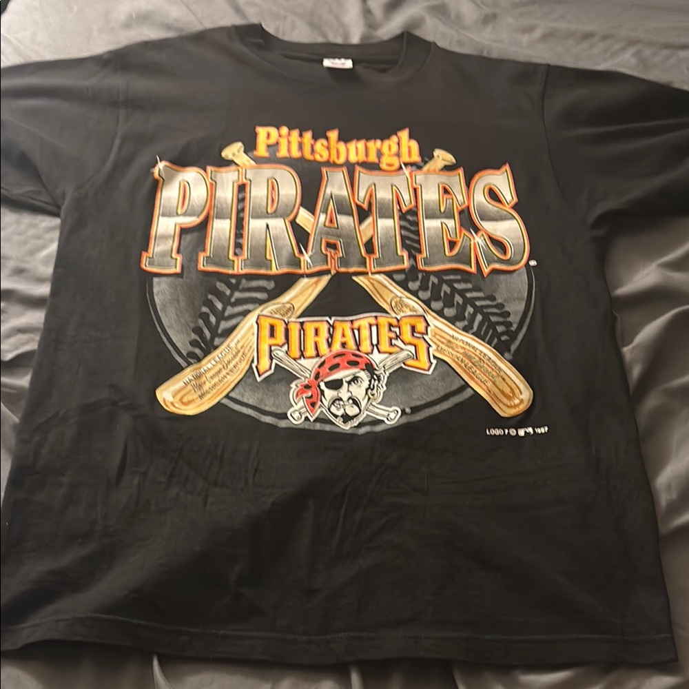 Vintage Pittsburgh Pirates Black Graphic T-Shirt